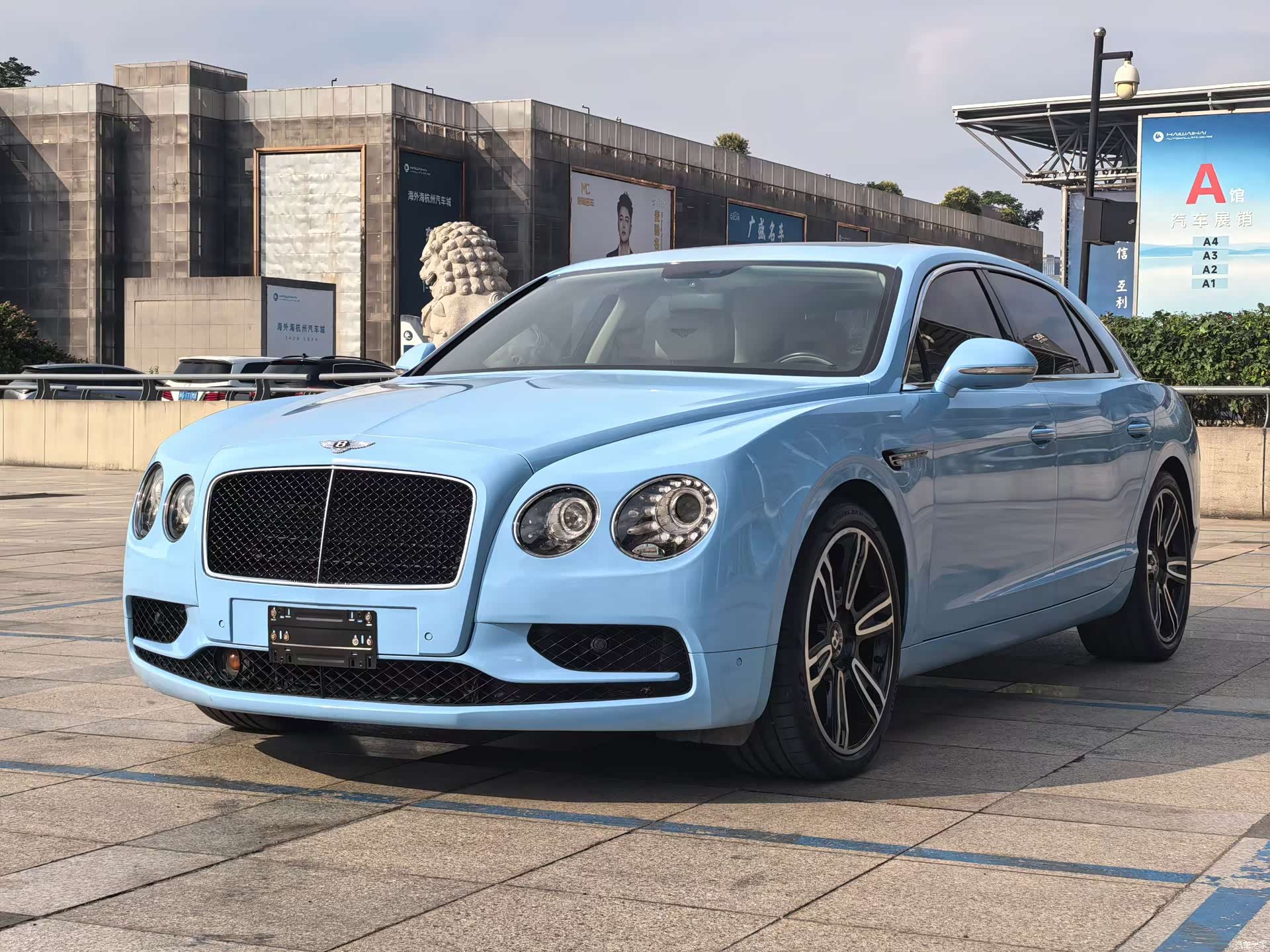 Bentley Flying Spur, 2020 1