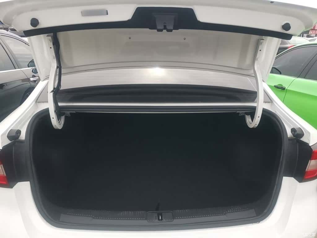 Roewe i5, 2020 19