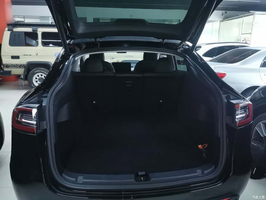 Tesla Model Y, 2021 19