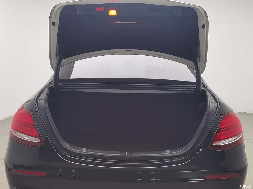 Mercedes-Benz E-Class, 2019 16