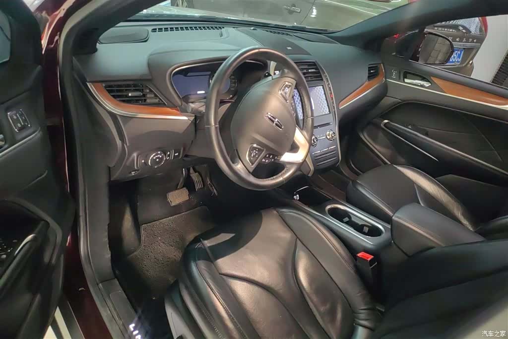 Lincoln MKC, 2019 12