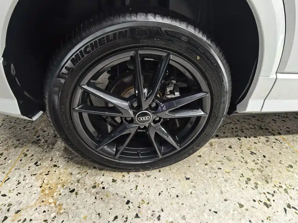 Audi Q2L Audi Q2L