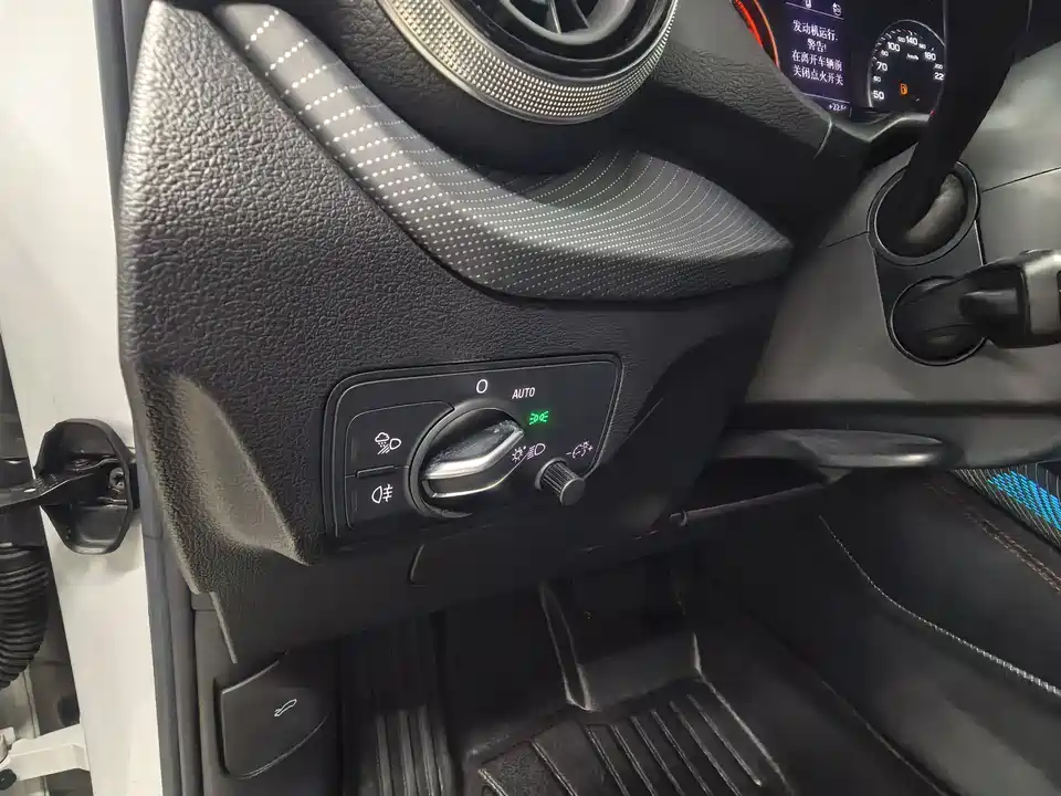 Audi Q2L Audi Q2L