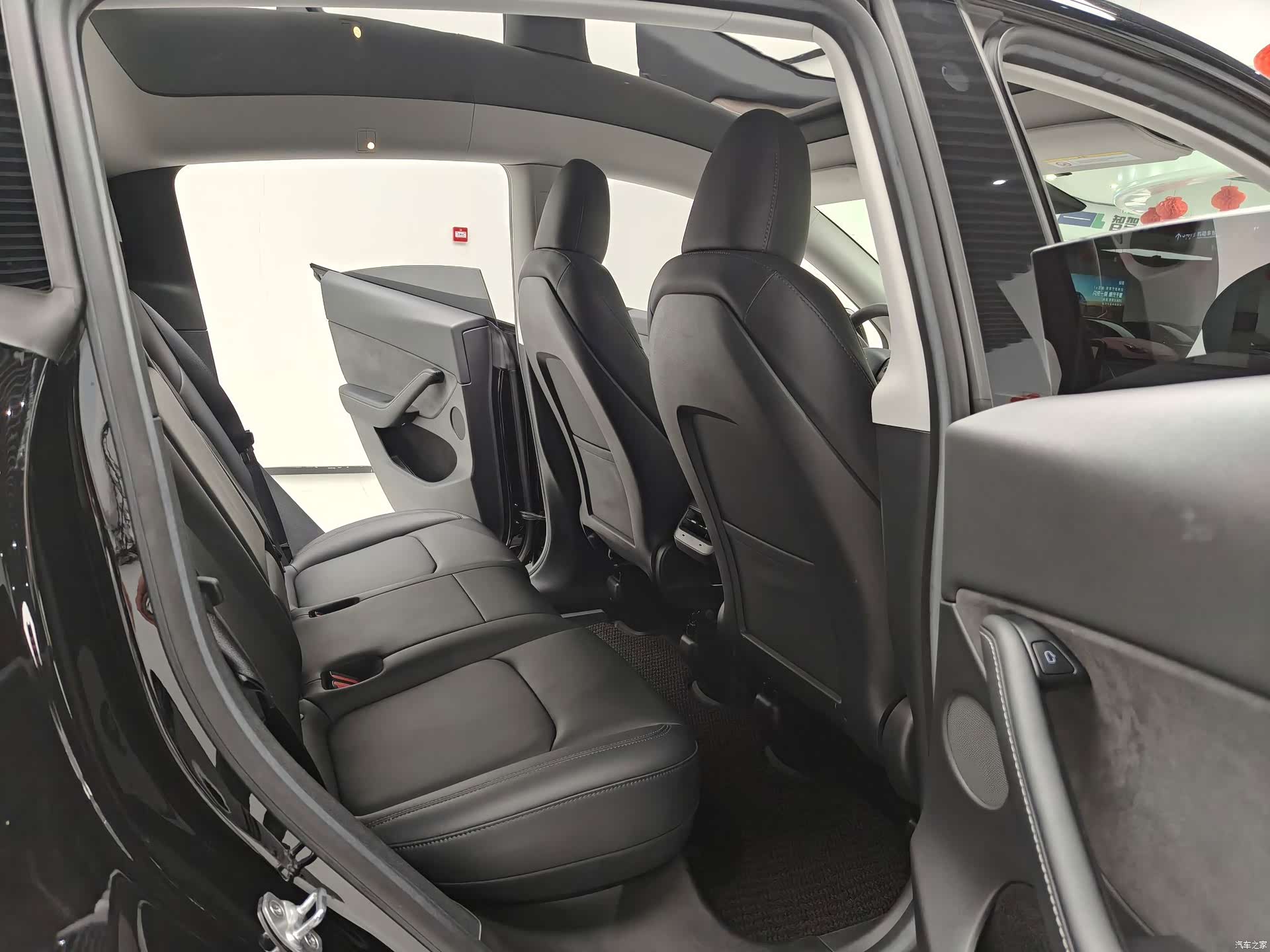 Tesla Model Y, 2023 7