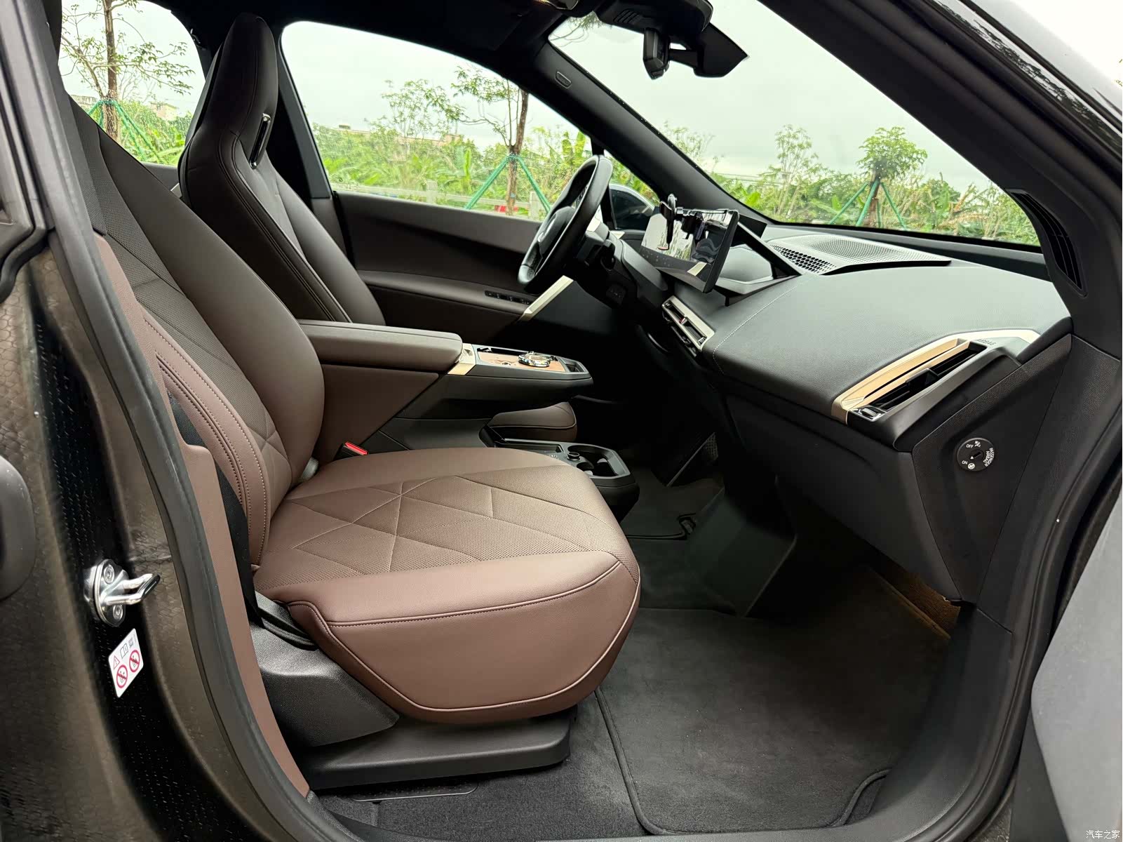BMW iX, 2023 9