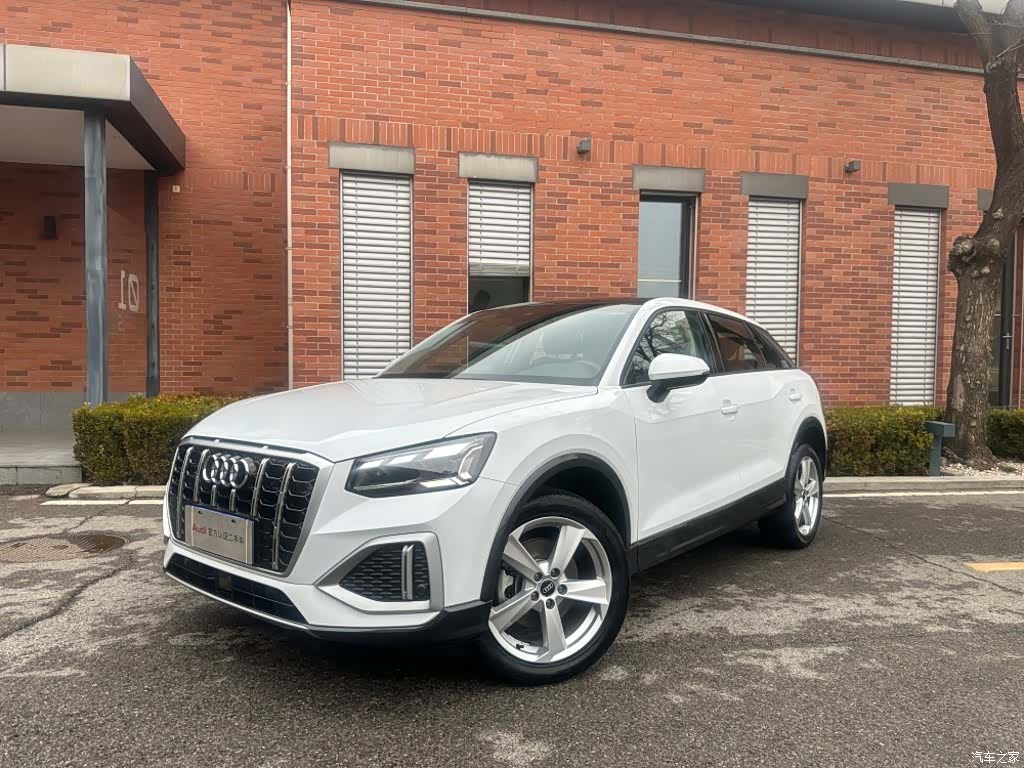 Audi Q2L, 2024 1