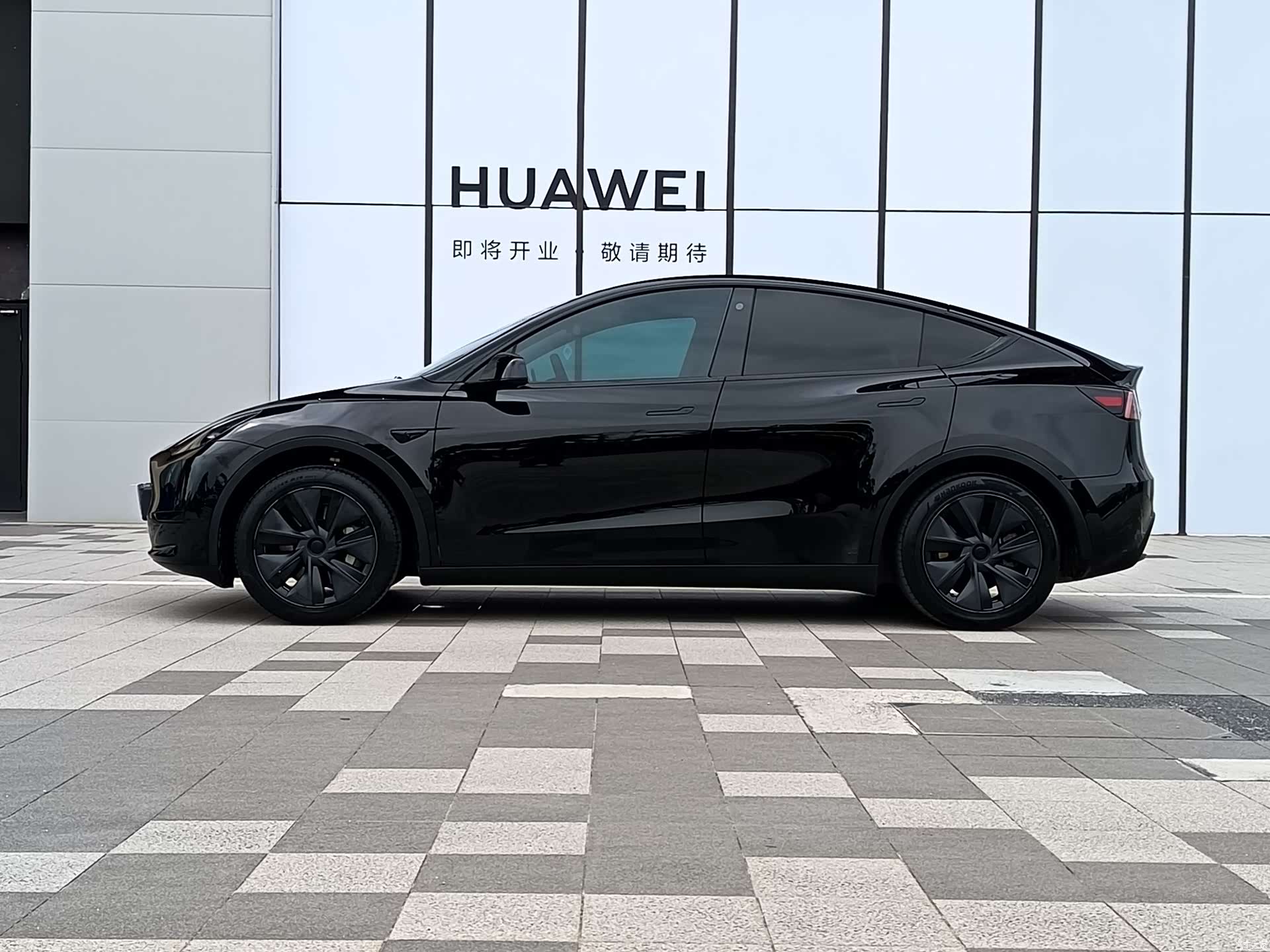 Tesla Model Y, 2024 21
