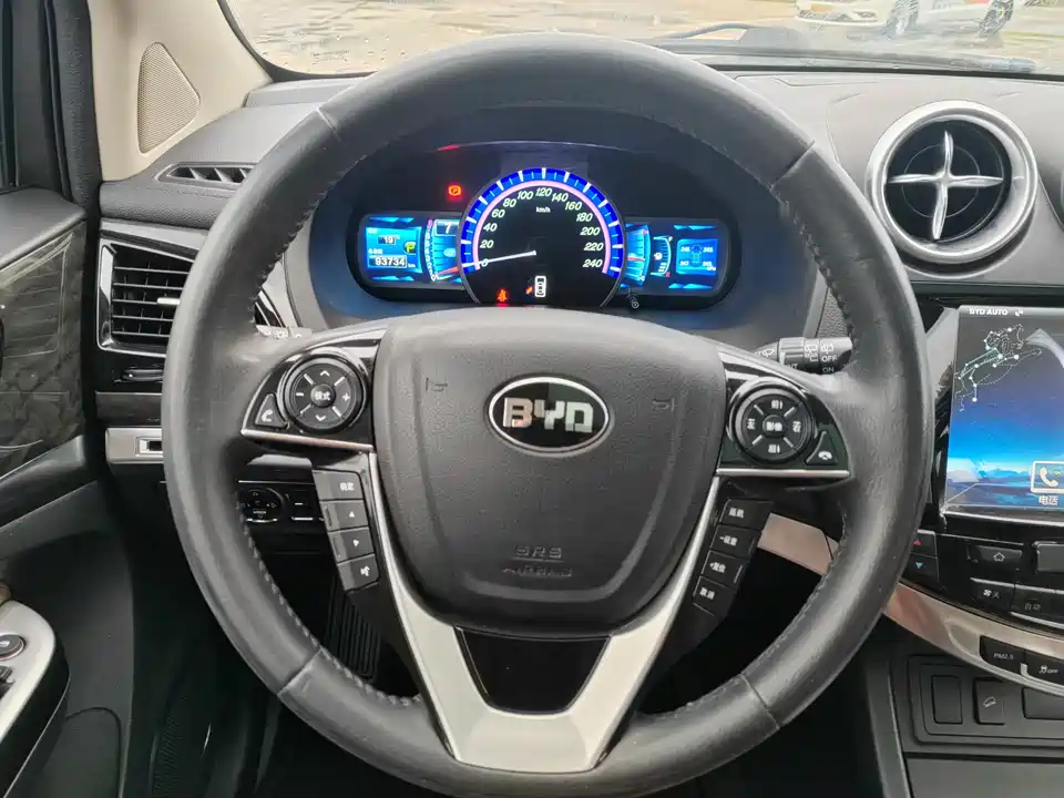 BYD S7