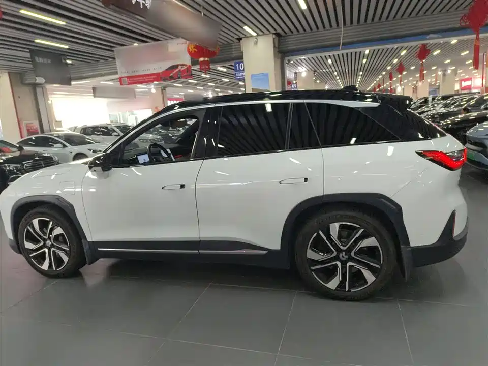 NIO ES6