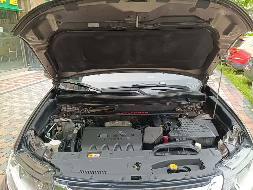 Mitsubishi Outlander, 2017 20