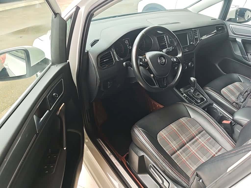 Volkswagen Golf, 2017 16