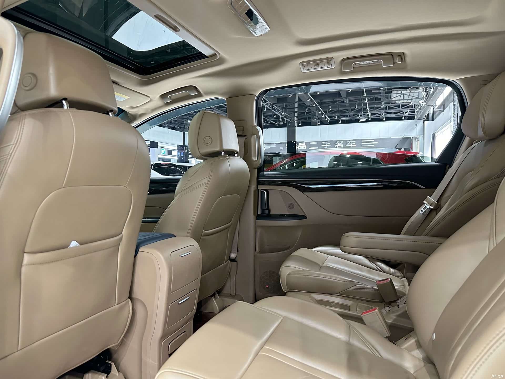 Buick GL8, 2017 15