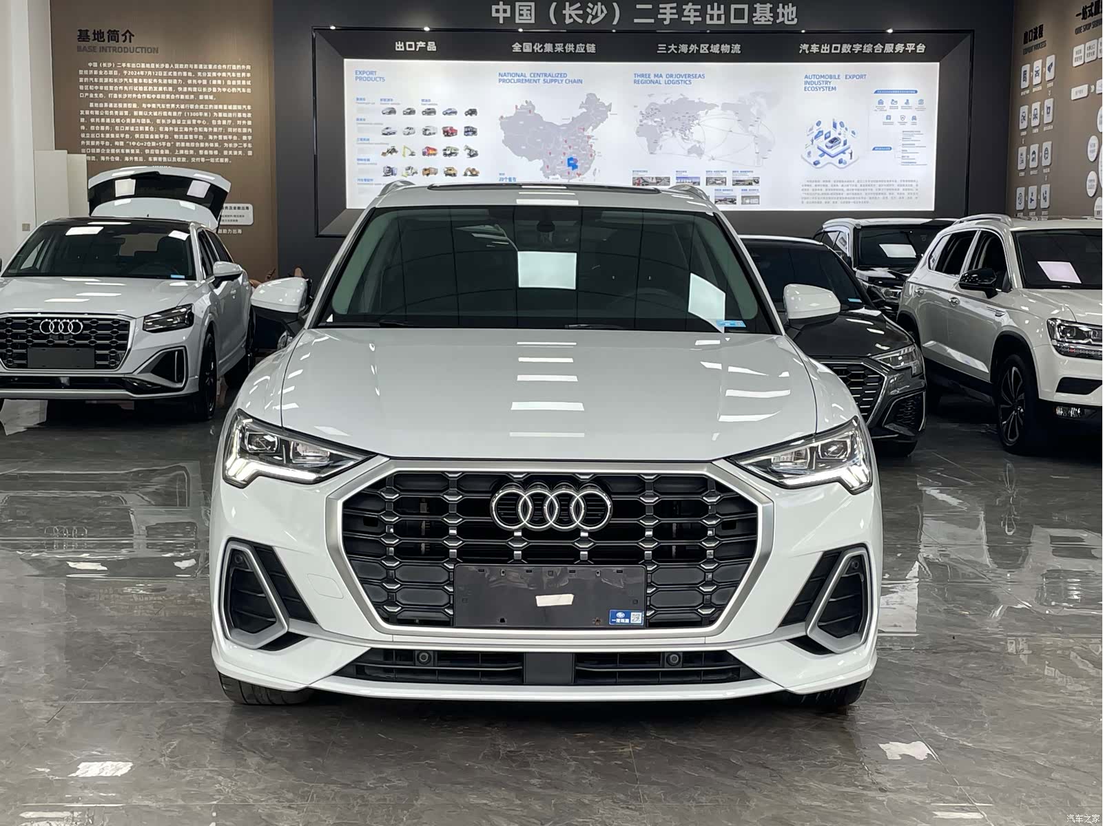 Audi Q3, 2022 2