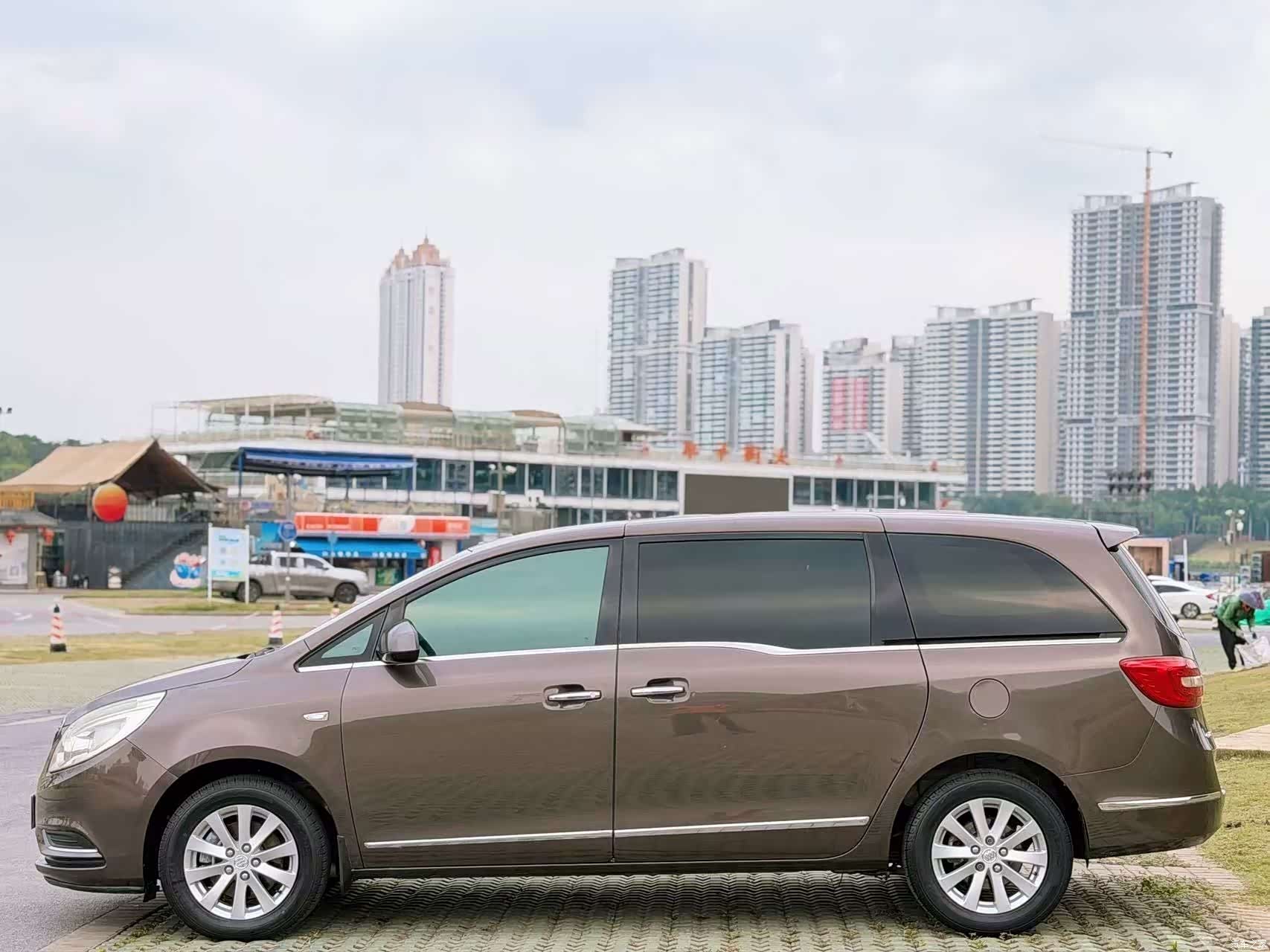 Buick GL8, 2018 7