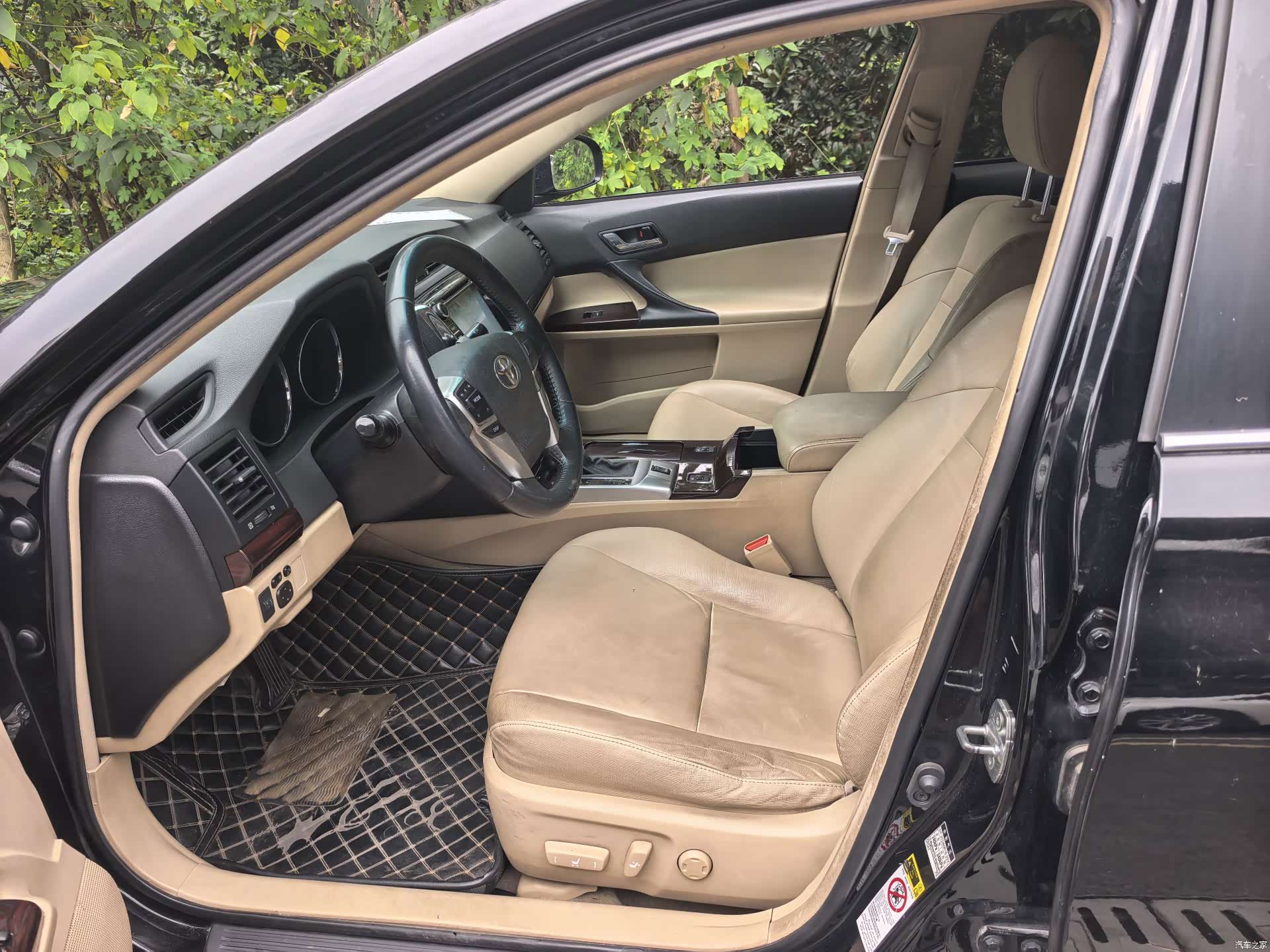 Toyota 2.5V, 2011 4