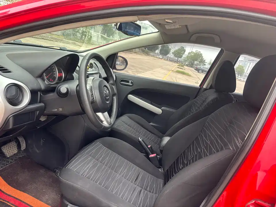 Mazda 2