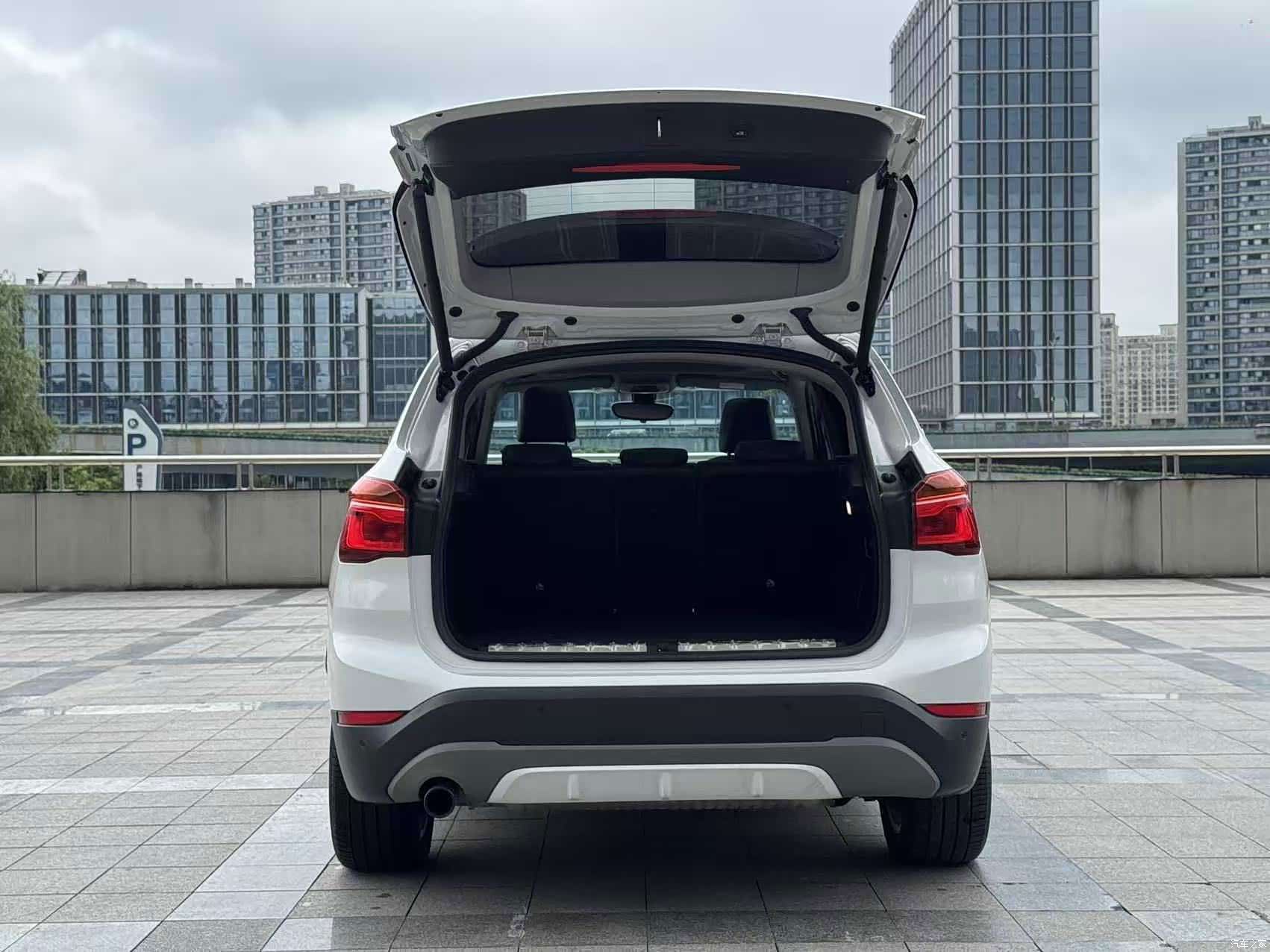 BMW X1, 2018 все фото