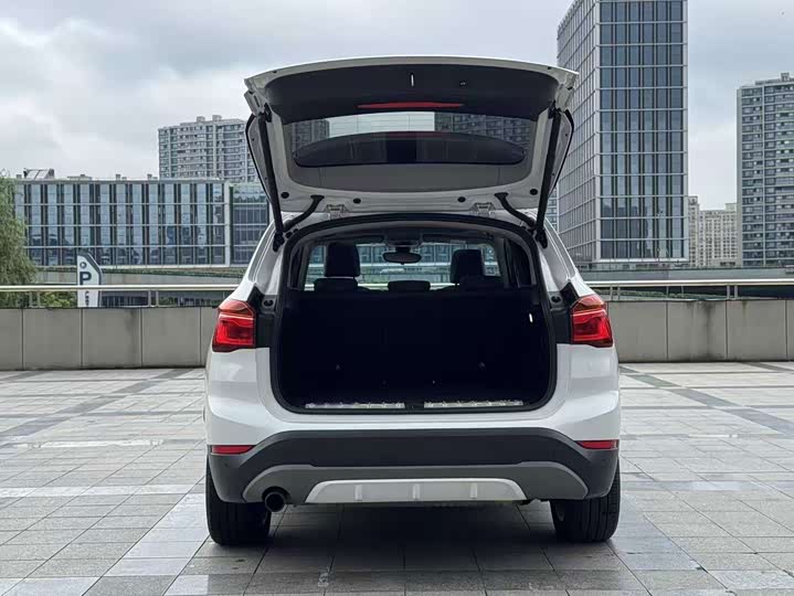 BMW X1 xin neng yuan 2018 xDrive25Le Люкс