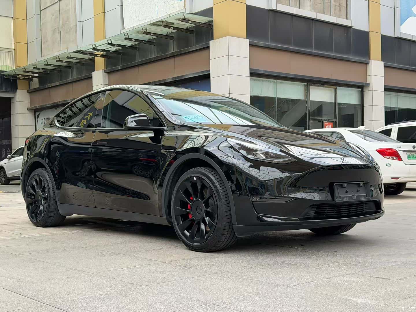 Tesla Model Y, 2023 2