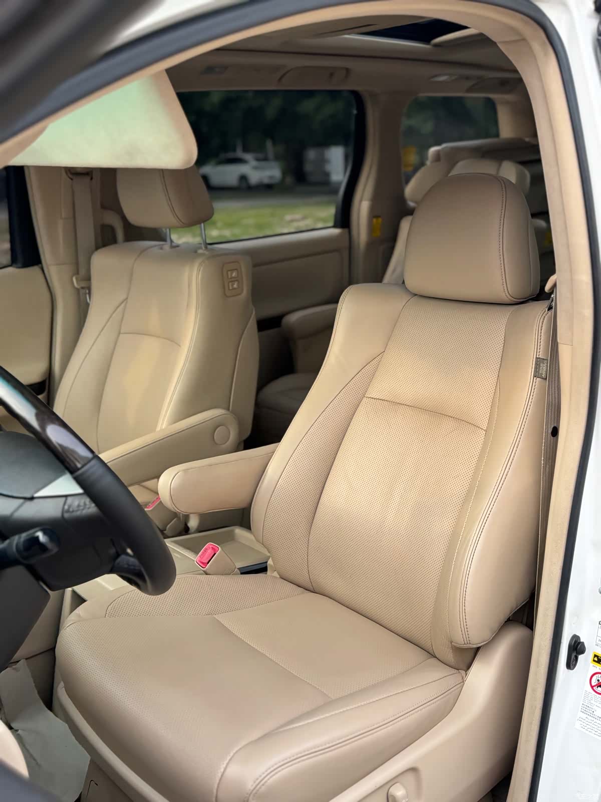 Toyota Alphard, 2012 14