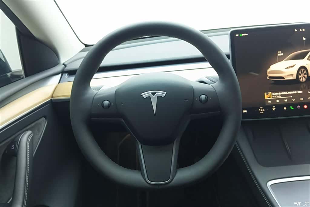 Tesla Model Y, 2022 15