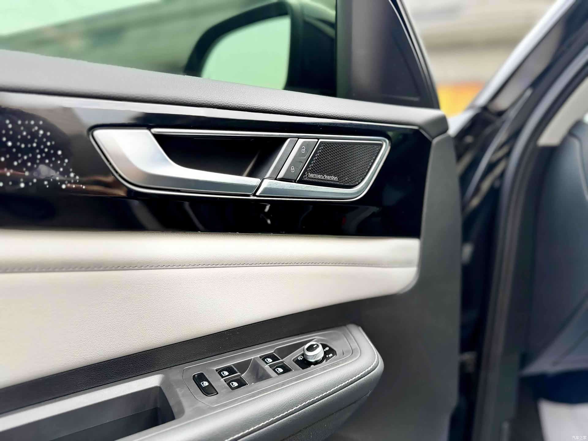 Volkswagen Teramont X, 2022 10