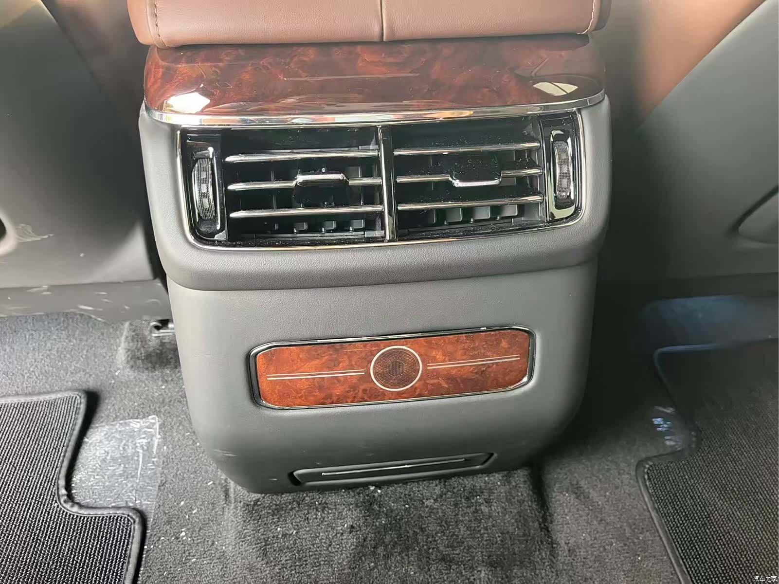 Hongqi 4, 2022 30