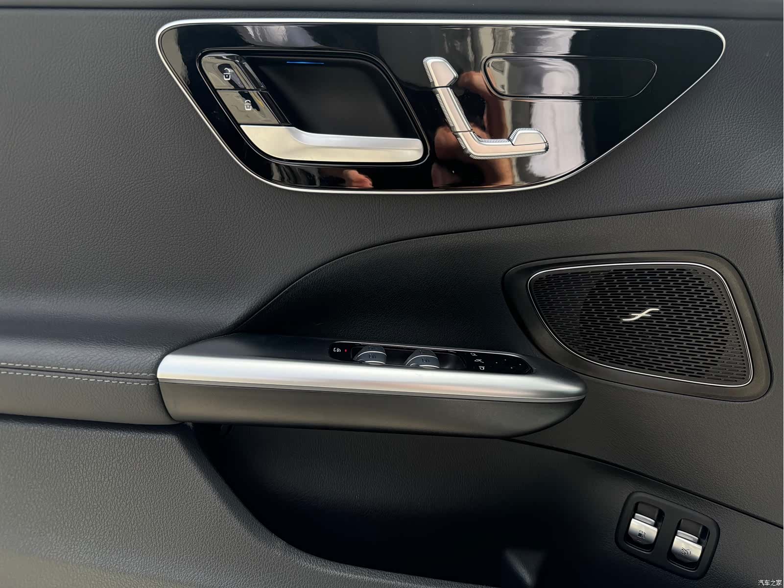 Mercedes-Benz C-Class, 2023 6