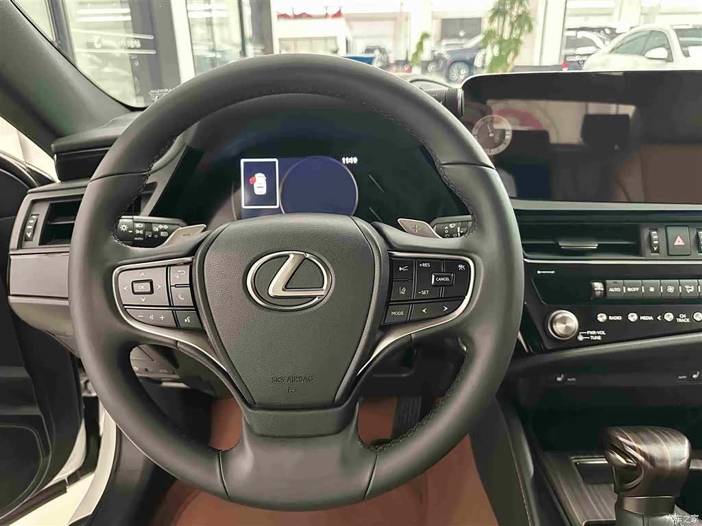 Lexus ES, 2024 все фото