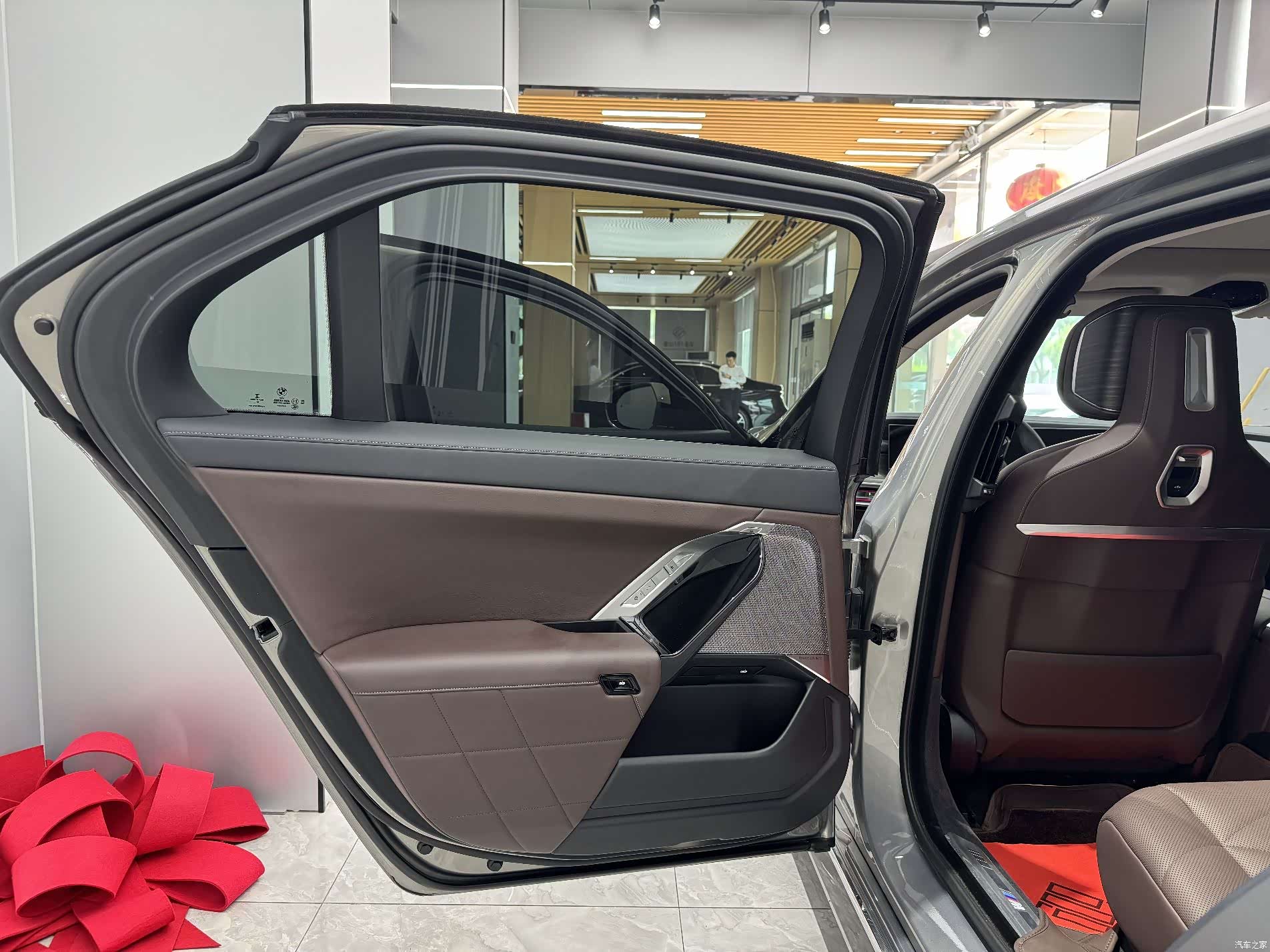 BMW 7 Series, 2023 28