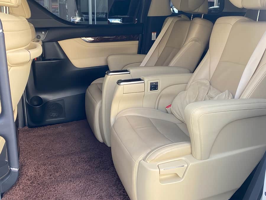 Toyota Alphard 2022, фото 4