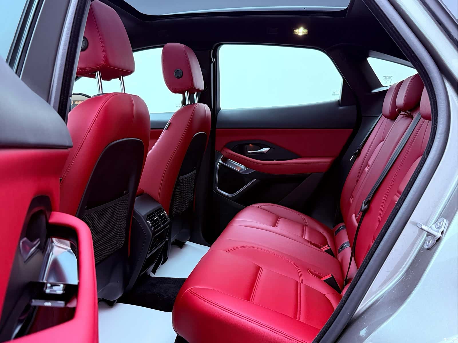 Land Rover E-PACE, 2023 12