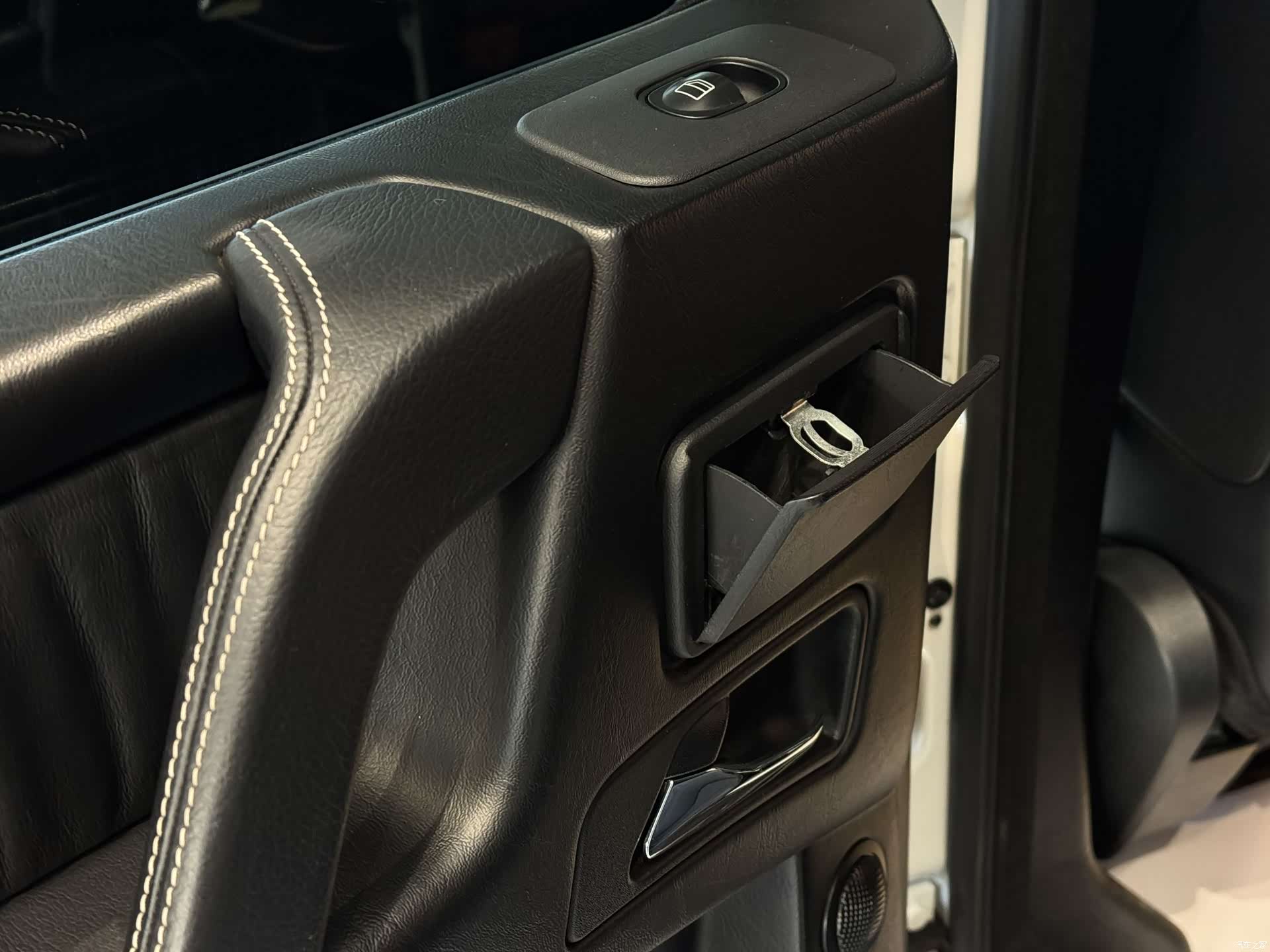 Mercedes-Benz G-Class, 2012 11