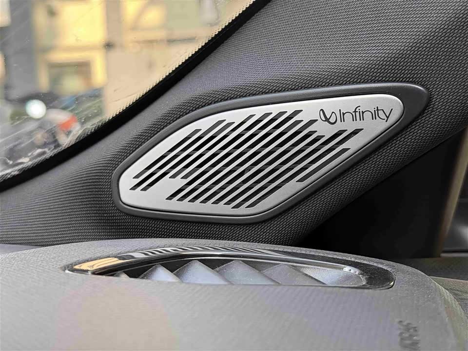 Lynk & Co 02 Hatchback