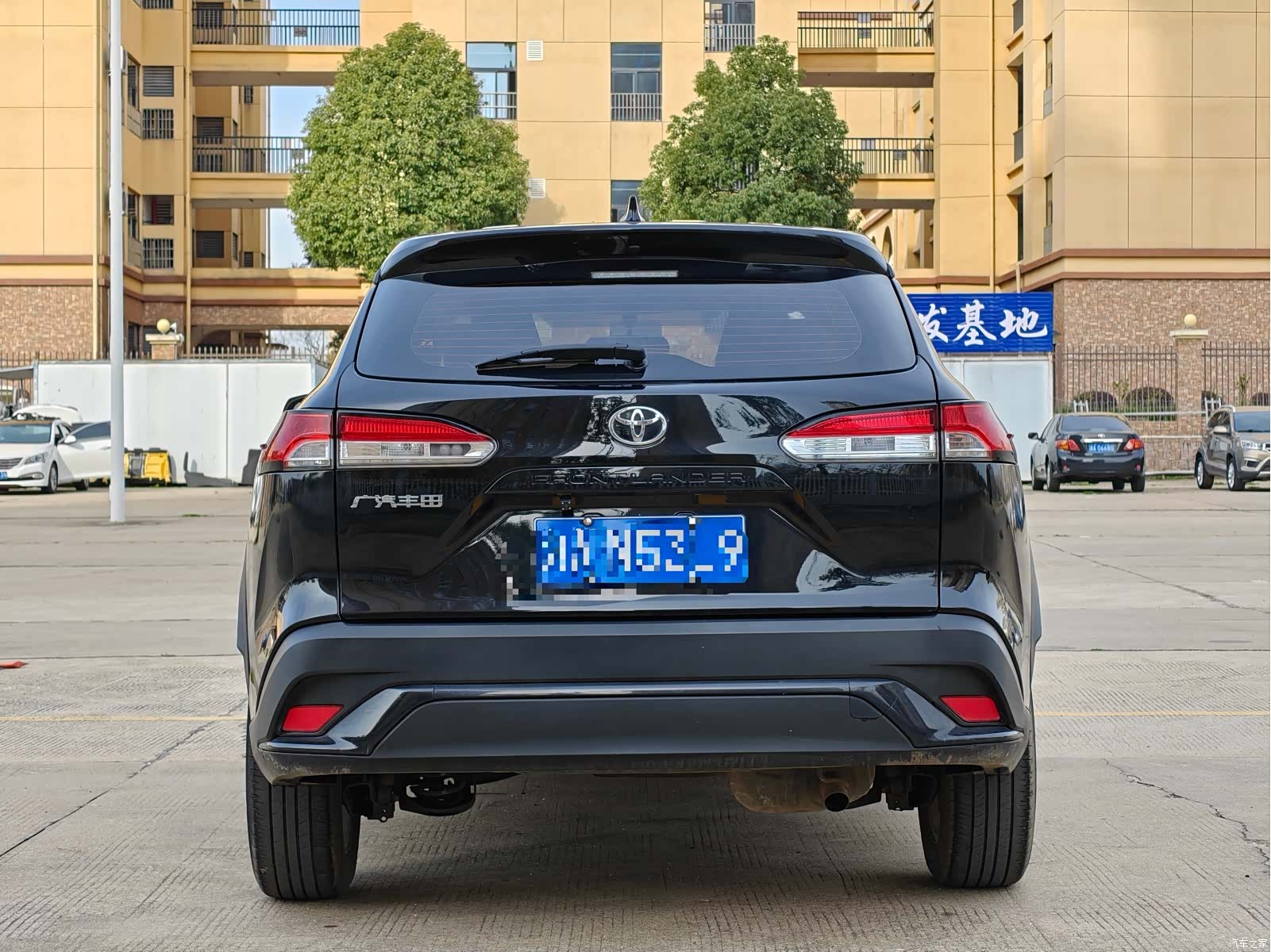 Toyota Frontlander, 2023 все фото