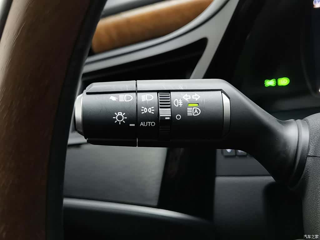 Lexus ES, 2024 21