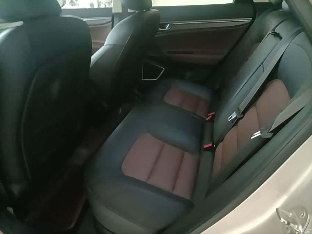 Geely Emgrand, 2018 17