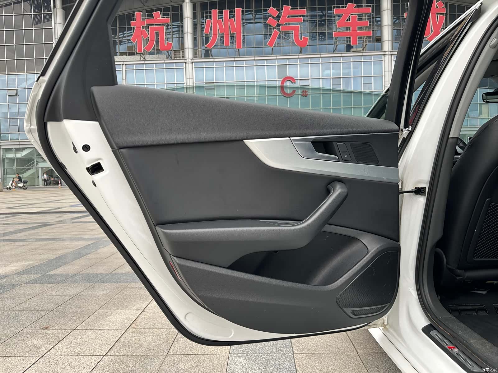 Audi A4L, 2018 19