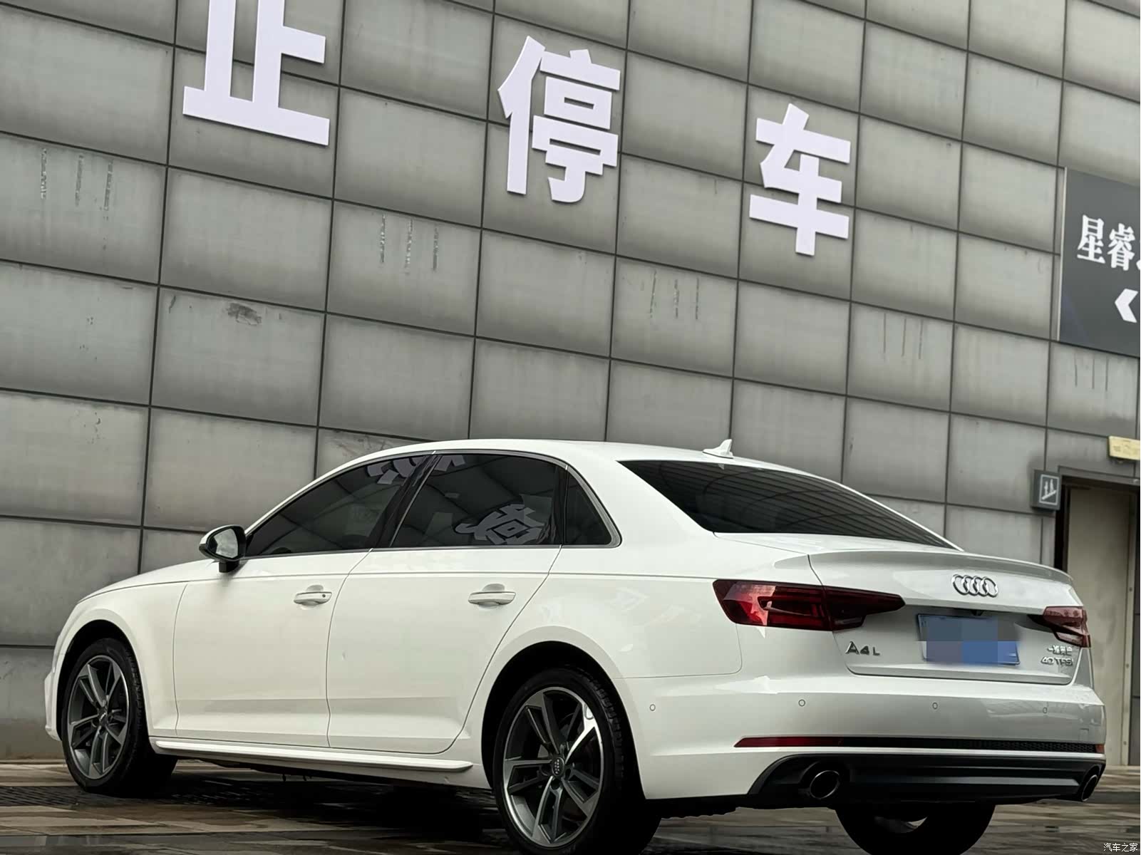 Audi A4L, 2018 24