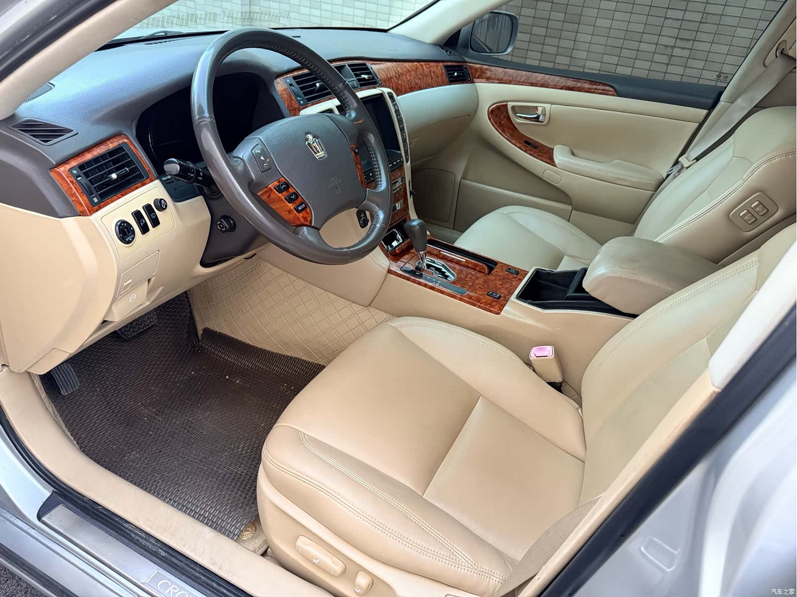 Toyota Crown, 2006 4