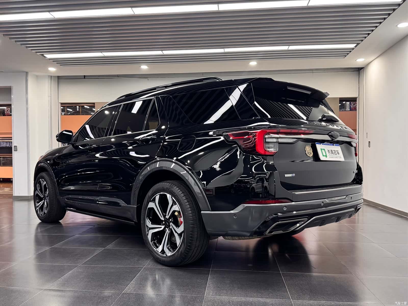 Ford Explorer, 2022 4