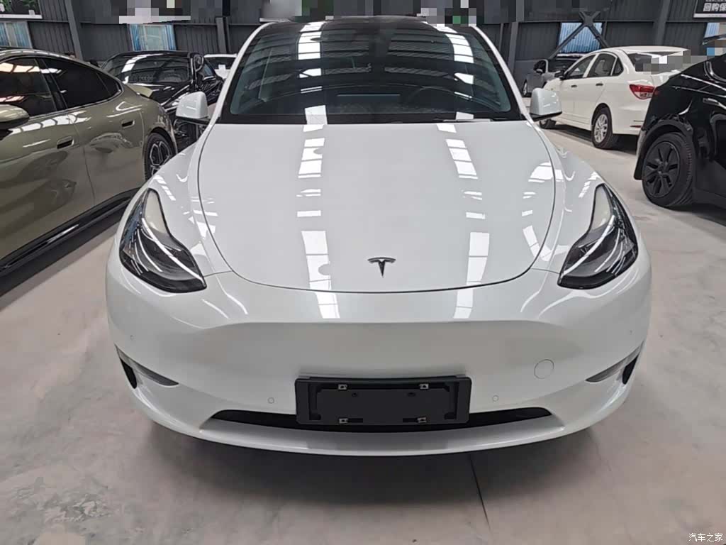 Tesla Model Y, 2021 3