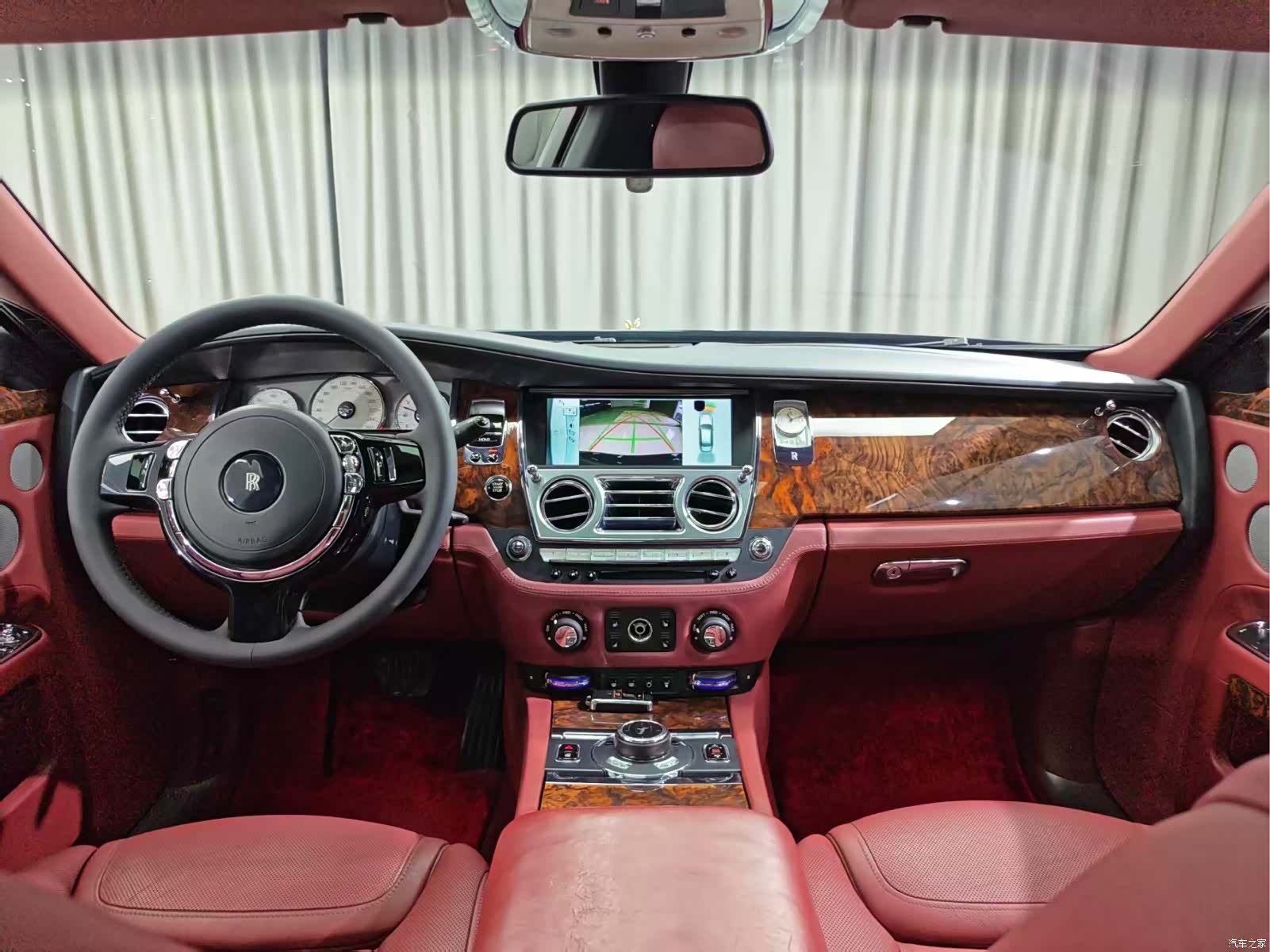 Rolls-Royce Ghost, 2015 все фото
