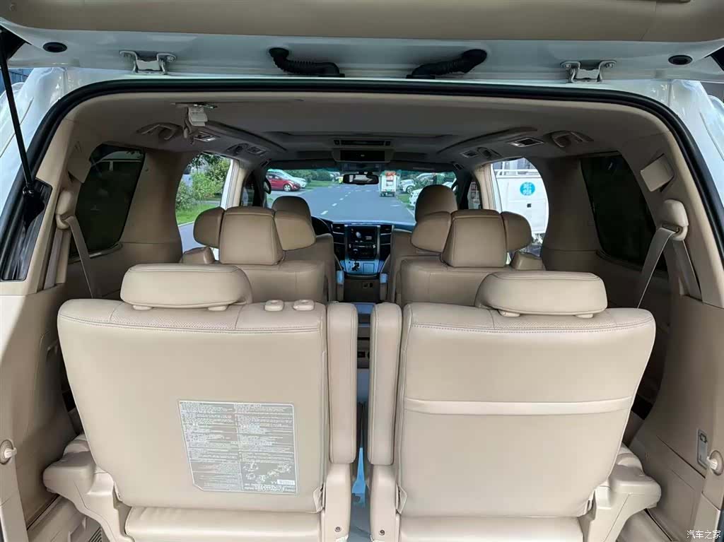 Toyota Alphard, 2015 13