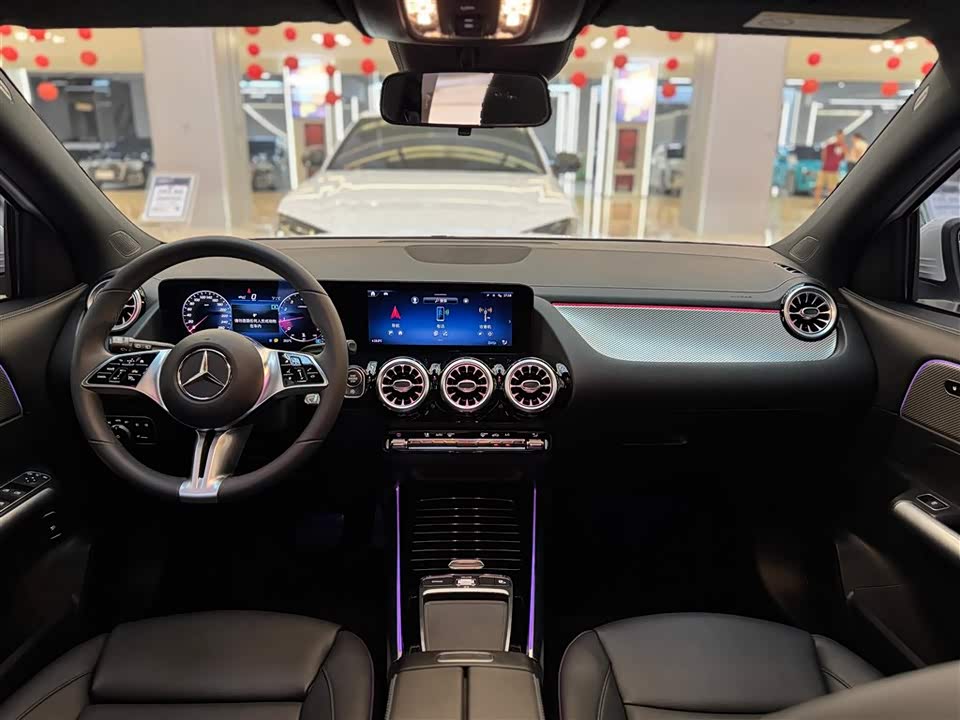Mercedes-Benz GLA Mercedes-Benz GLA