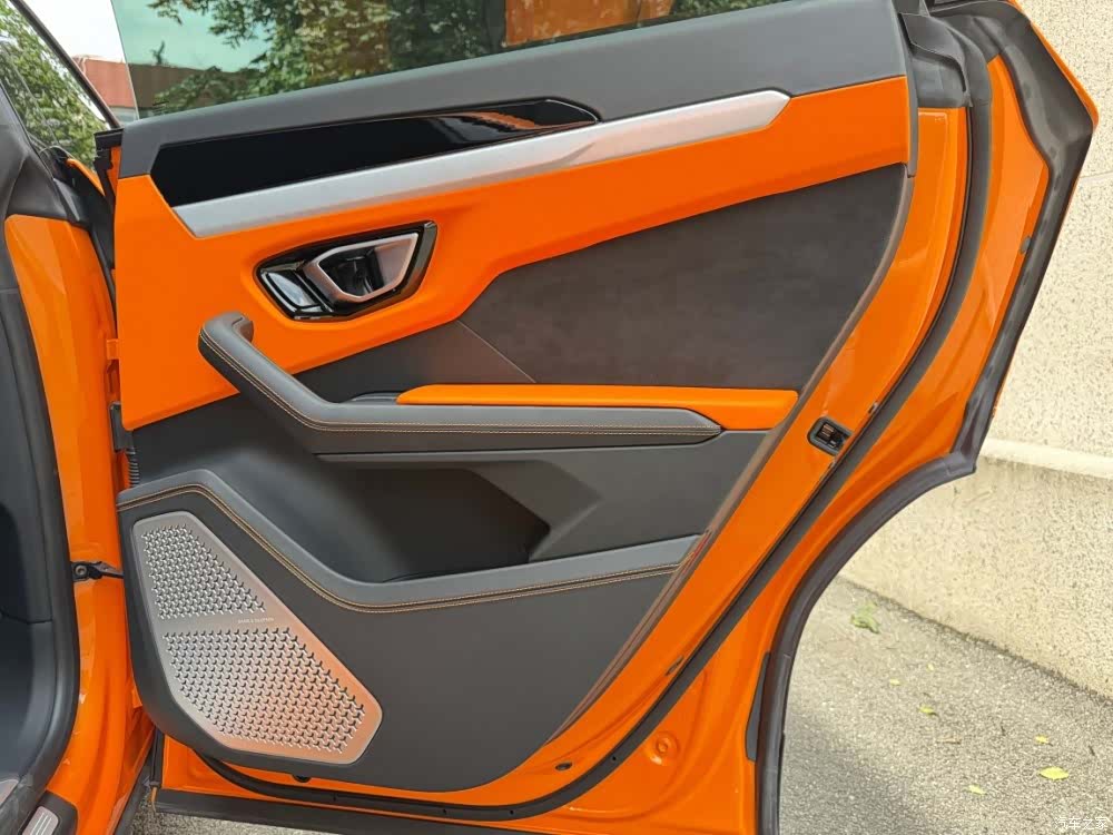 Lamborghini Urus, 2023 23
