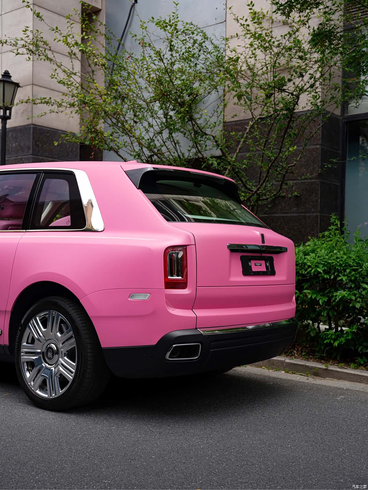 Rolls-Royce Cullinan, 2023 6