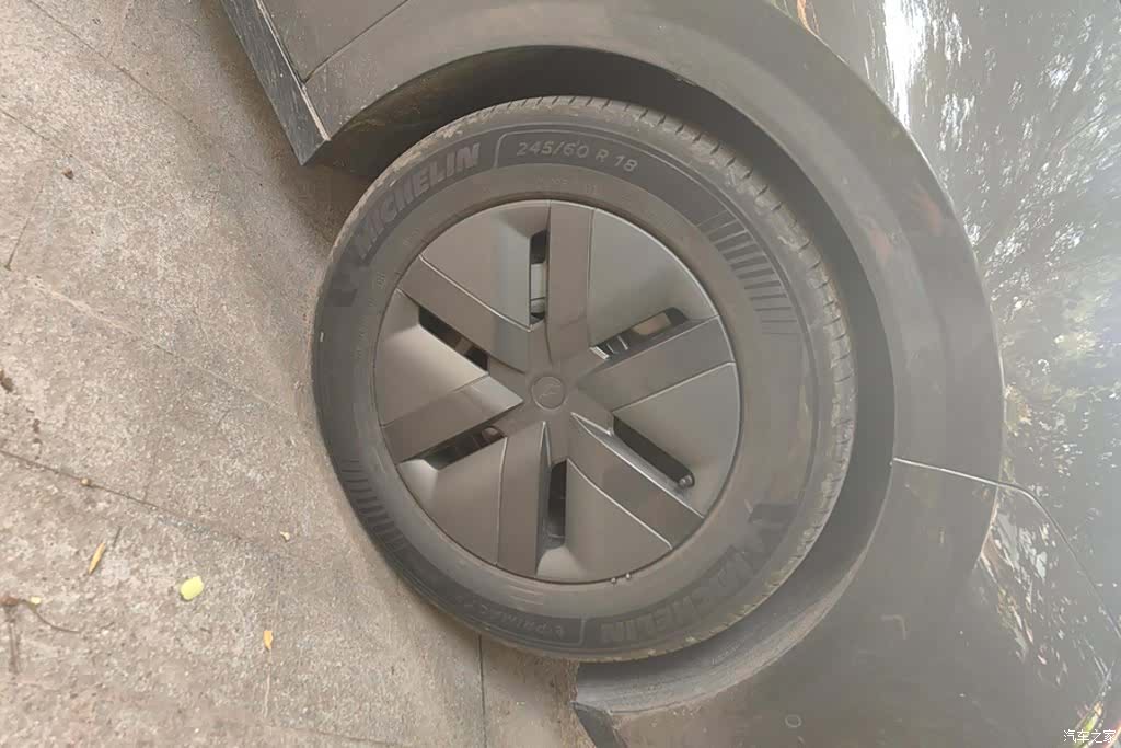 Li Auto MEGA, 2025 6