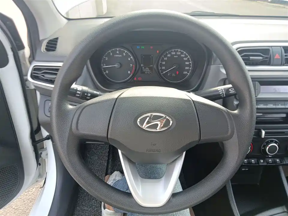 Hyundai Rena