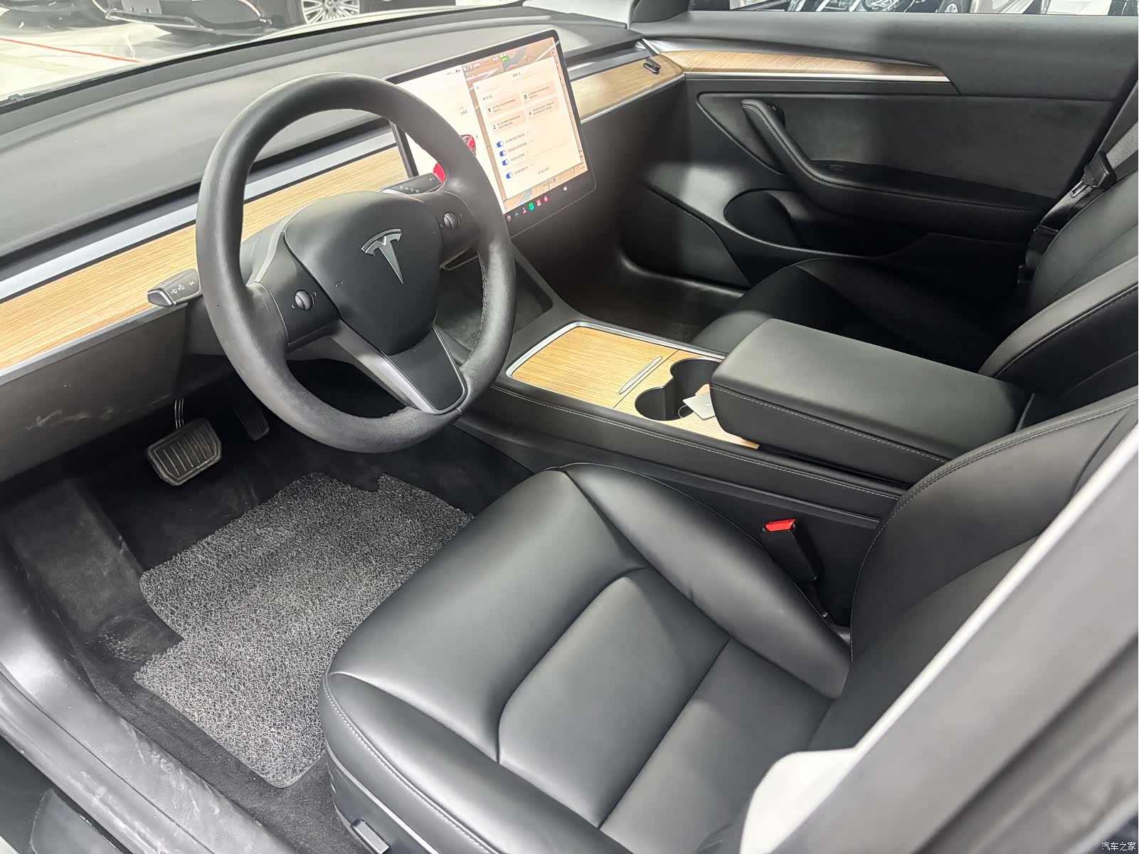 Tesla Model 3, 2021 4